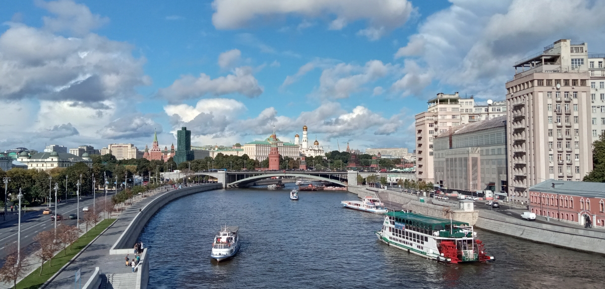 Балчуг 16 век. Остров Балчуг от красной площади далеко в Москве. ПСБ Балчуг. Балчуг Плаза бизнес центр. Гора Балчуг.